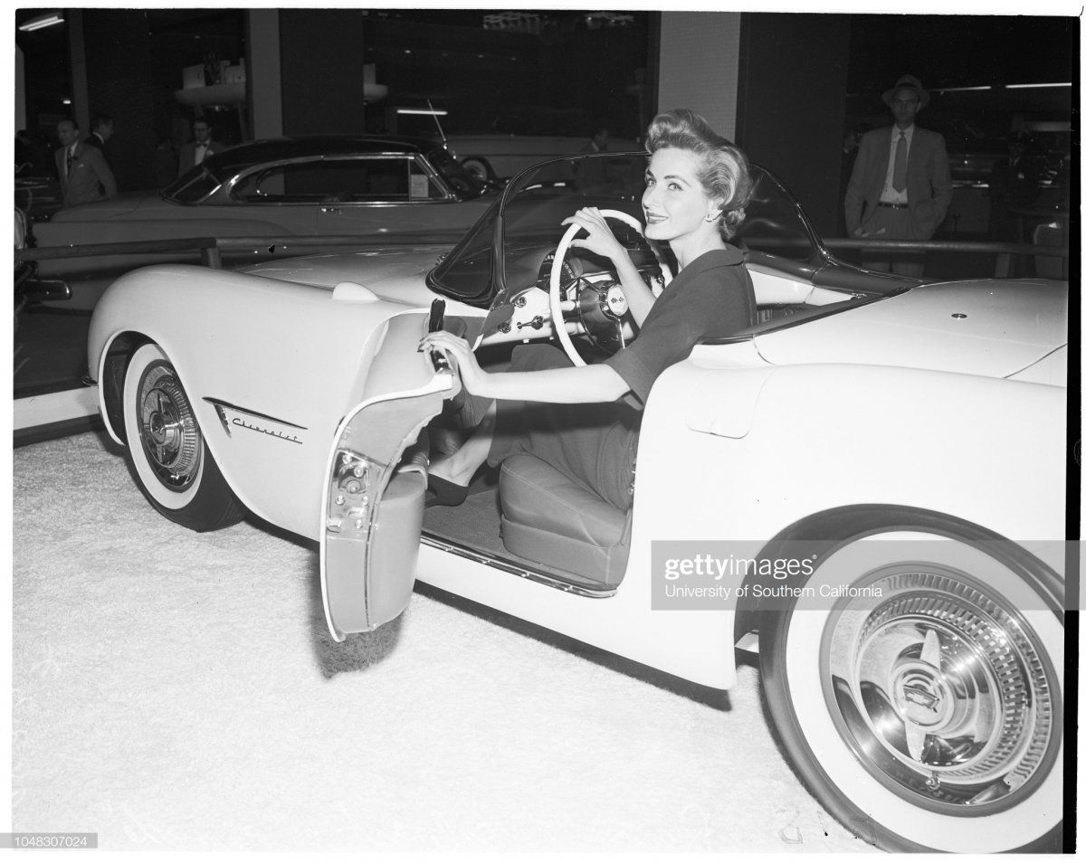 109 General Motors motorama, 1953 FIRST corvette.jpg