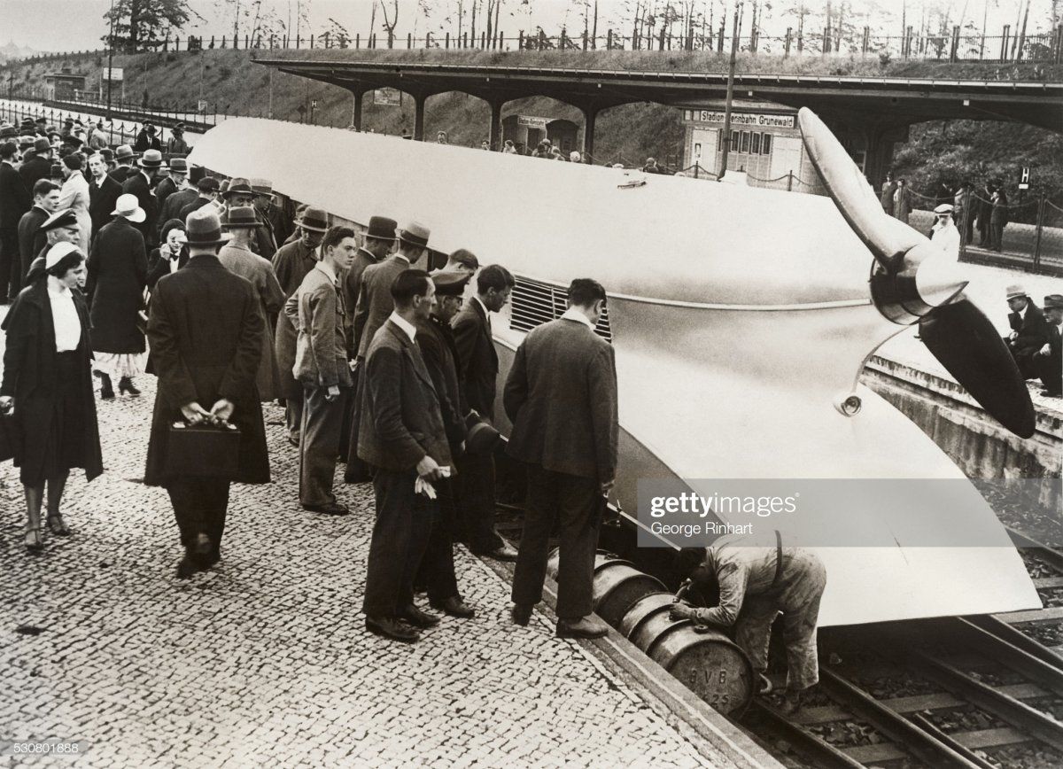 121 Rail Zeppelin Locomotive Getting Gas.jpg