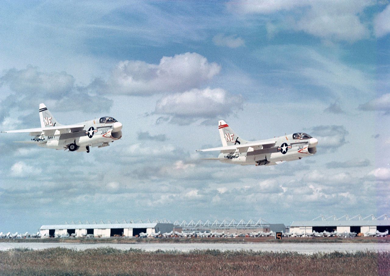 1280px-A-7As_VA-147_taking_off_from_NAS_Lemoore_1967.jpg
