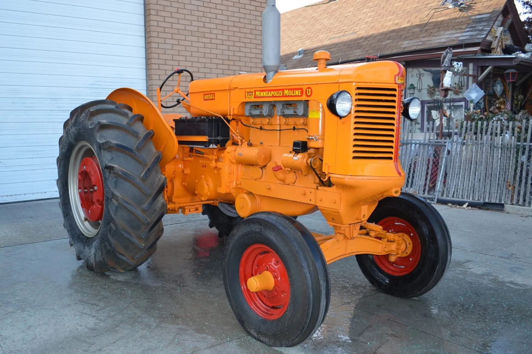 1957_minneapolis-moline_model-u-tractor_dsc_0005-1-58430.webp