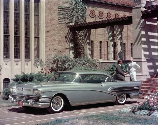 1958 Buick Roadmaster.jpg