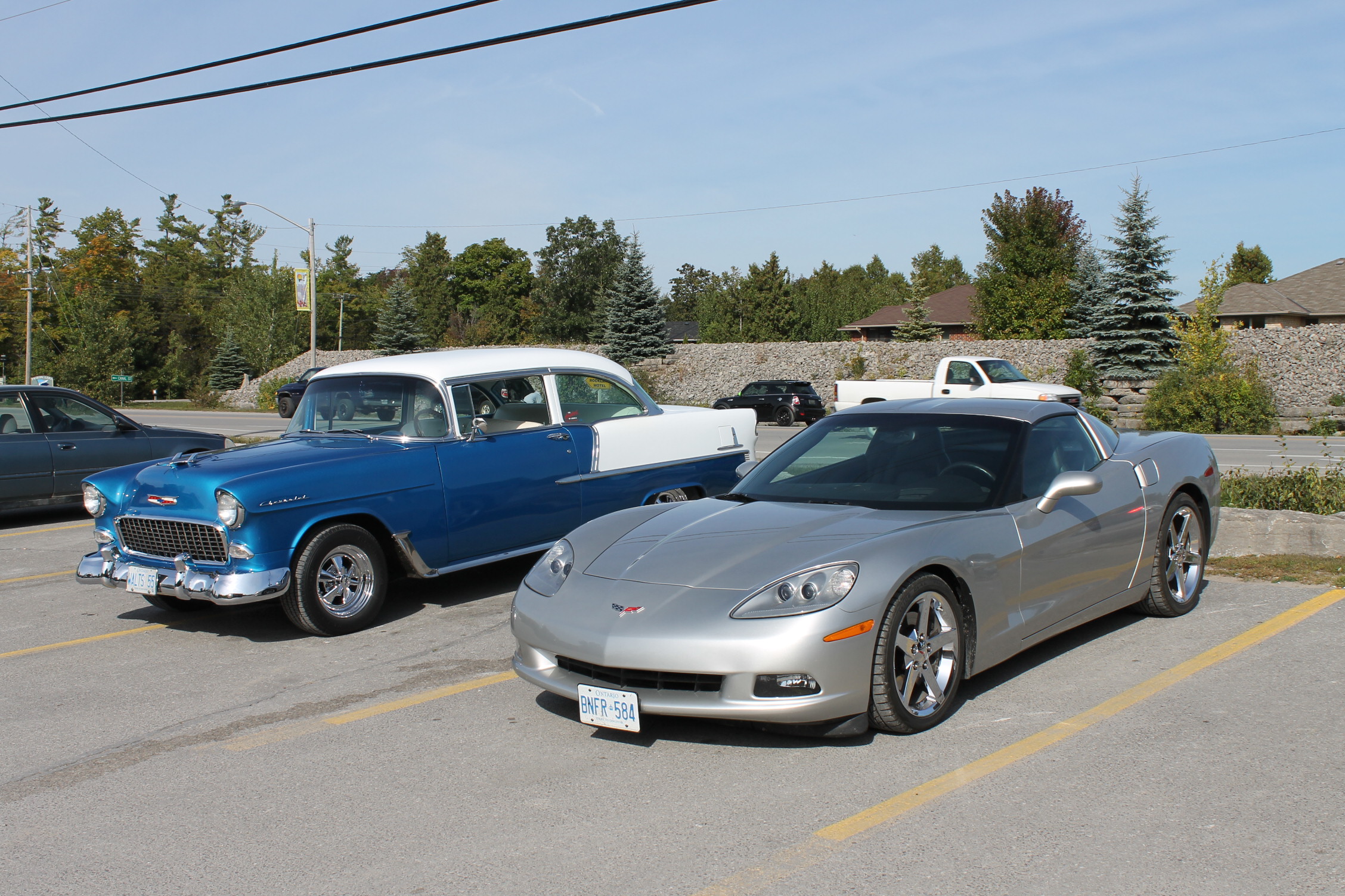 2005 Corvette & 1955 Chev.JPG