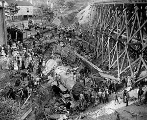 300px-Old_97_wreck_at_Stillhouse_Trestle_in_Virginia_-_1903_(2).jpg