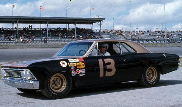 600-WD-2528-Curtis-Turner-1967-Daytona-500.jpg