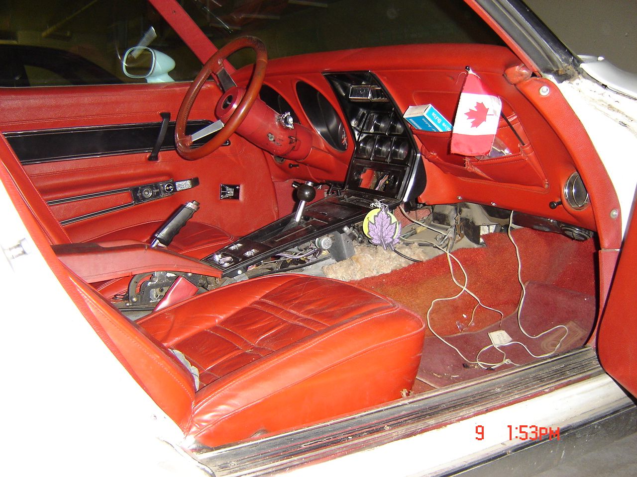 77vette_ME_interior_pasenger_093.jpg