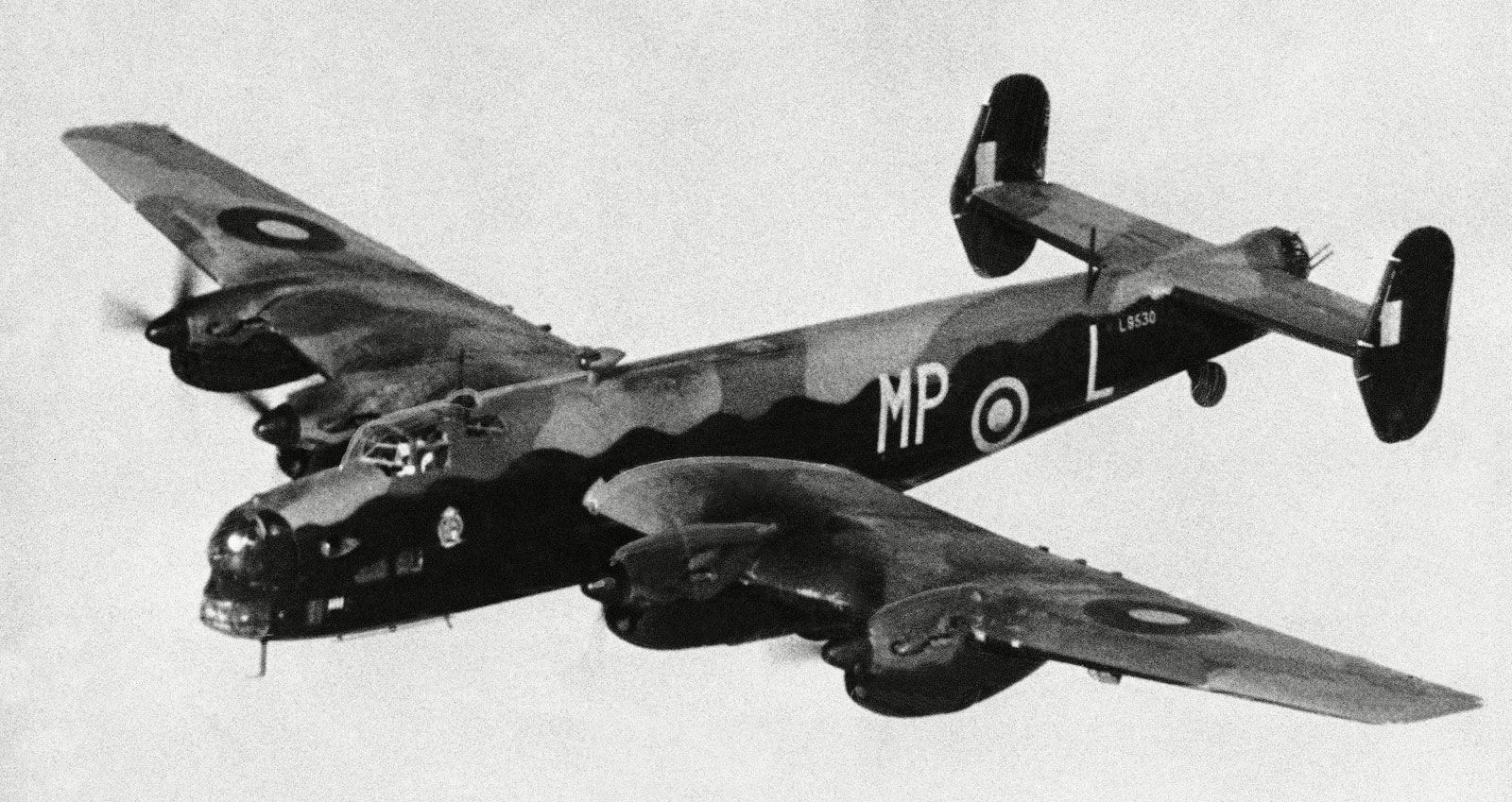 bomber-Halifax-Royal-Air-Force-World-War.jpg