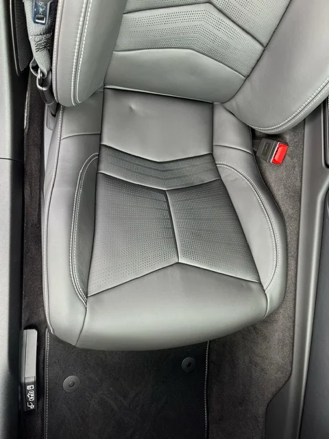 Corvette 2024 passenger seat.webp