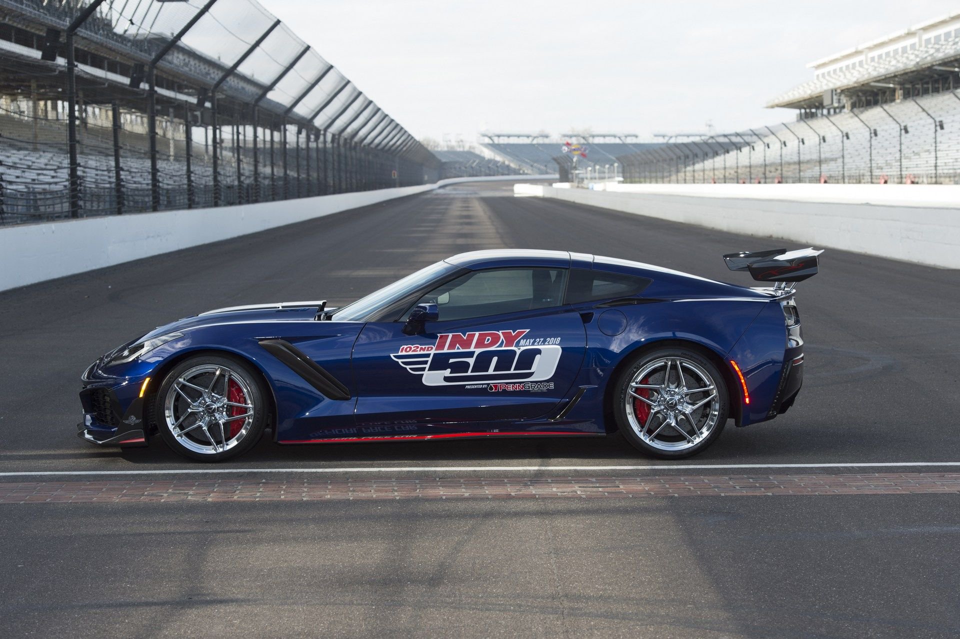 Corvette-ZR1-Pace-Car-3.jpg