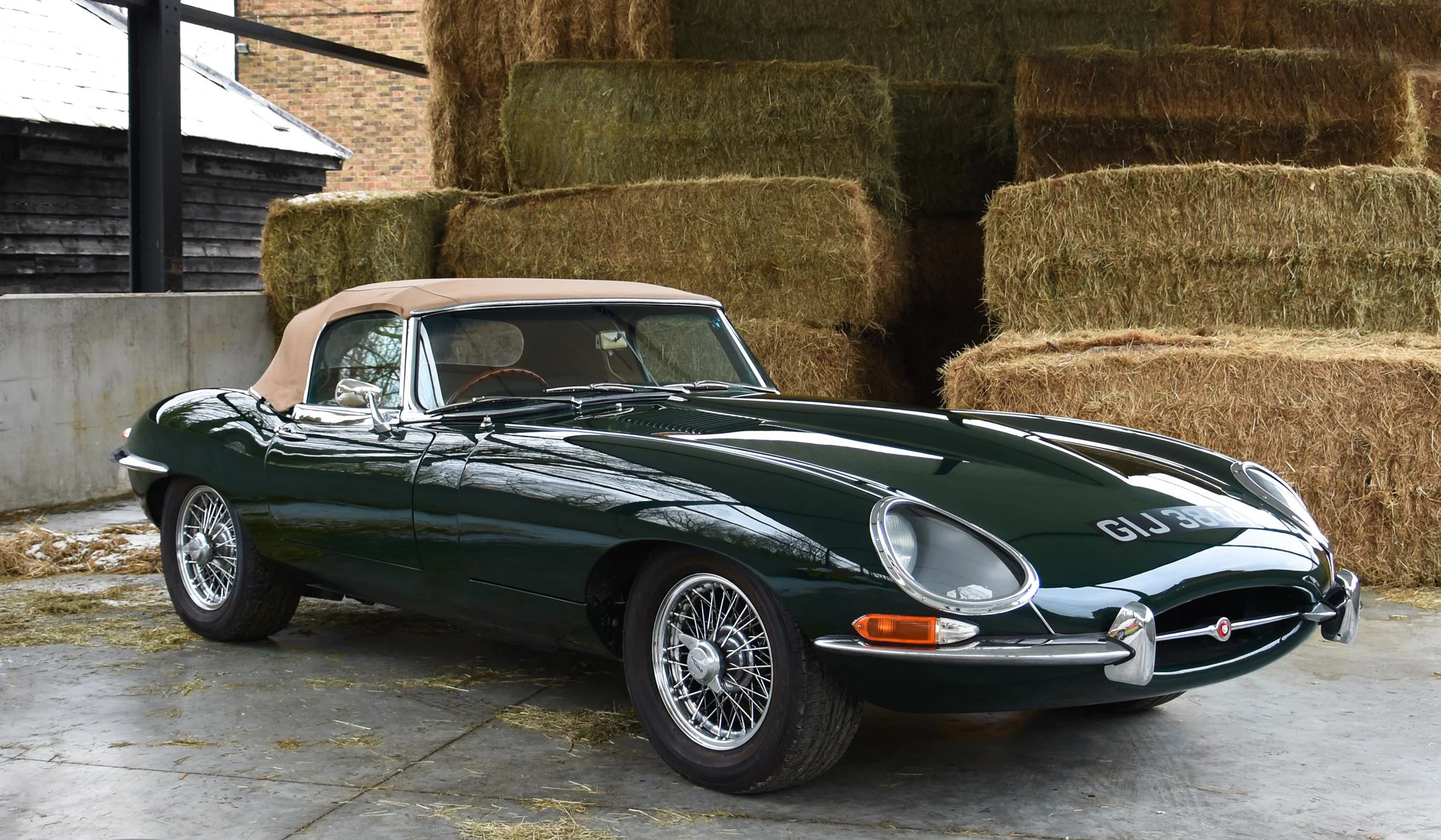 E-Type-market1-2884533106.webp