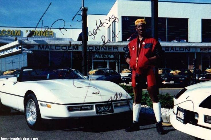 eddie murphy at malcolm konner chevrolet.jpg