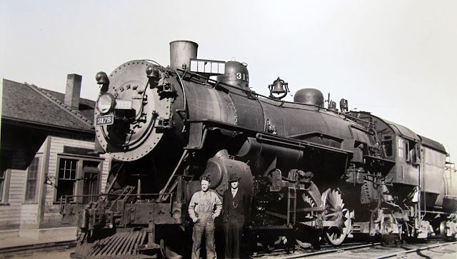 Locomotive at Ayer, ca1945.JPG