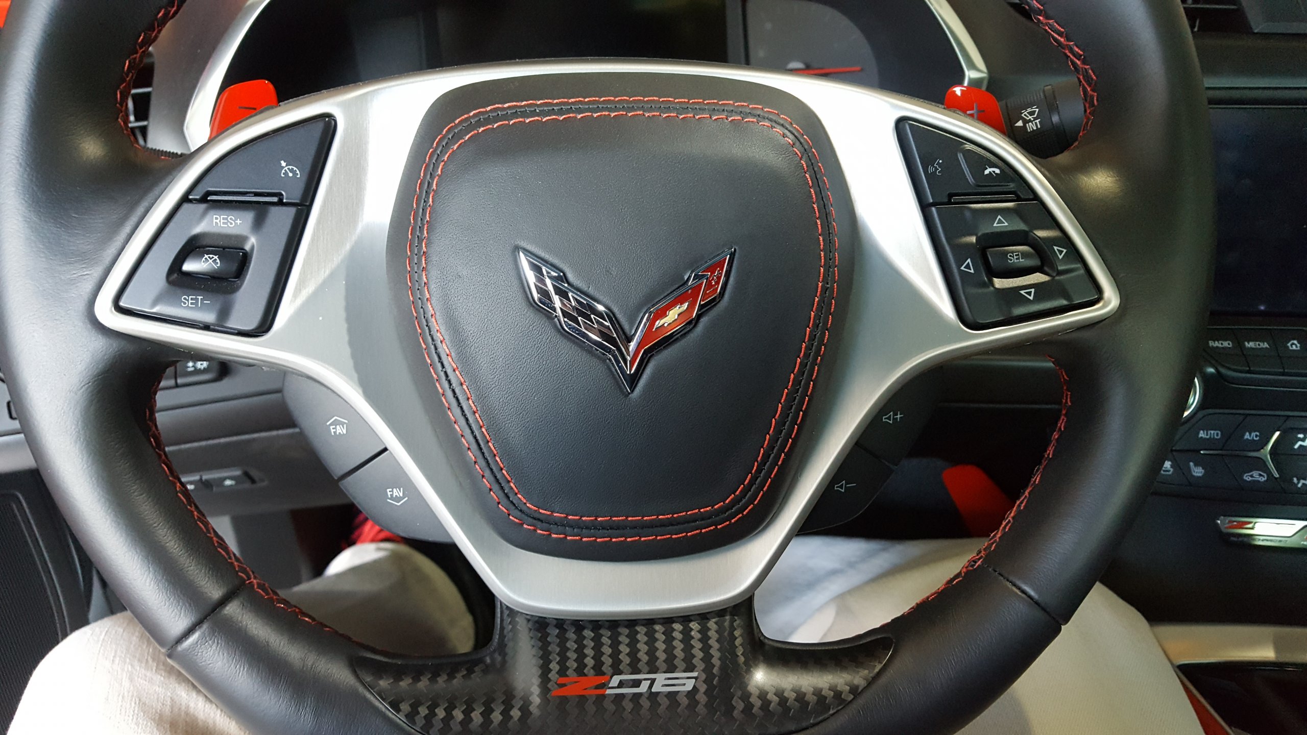 my new steering wheel with carvaggio cover.jpg