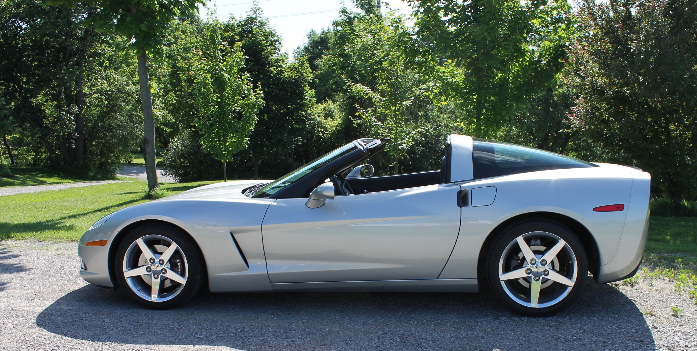 Our 2005 Corvette Driver Side Top Removed.JPG