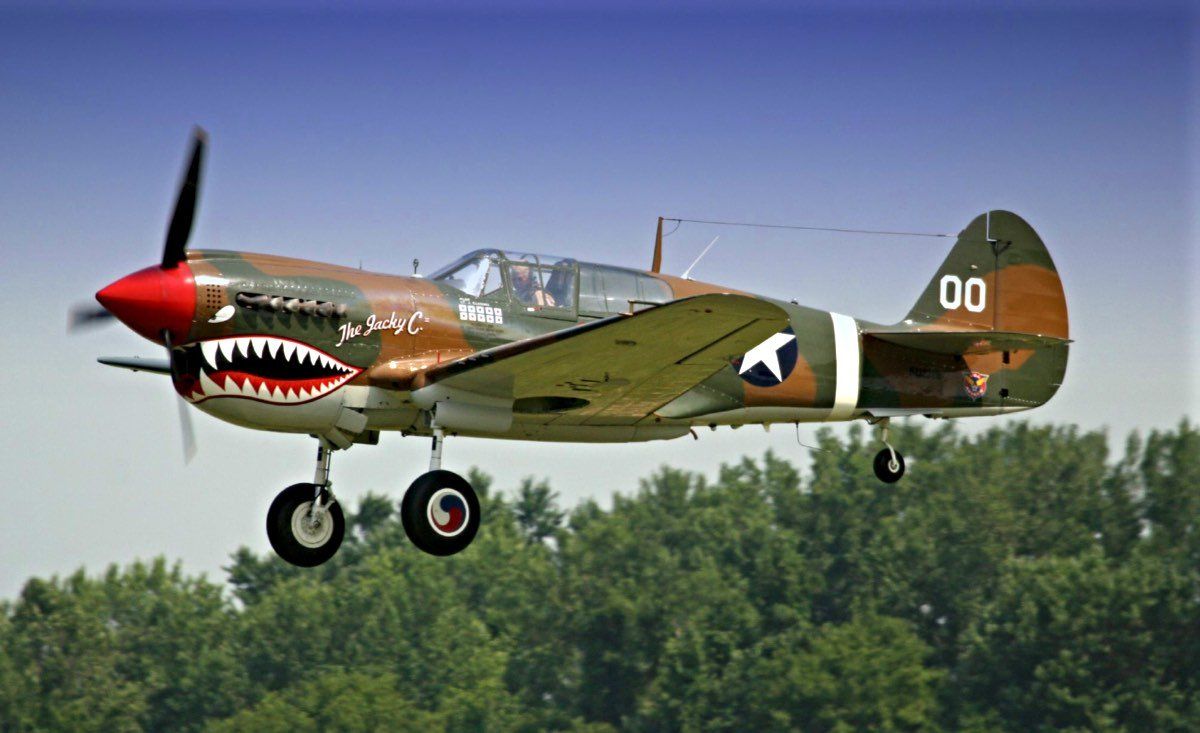 p_40_warhawk_in_flight_8d60abd3df247196e9257265297d31fa0c28097d.jpg
