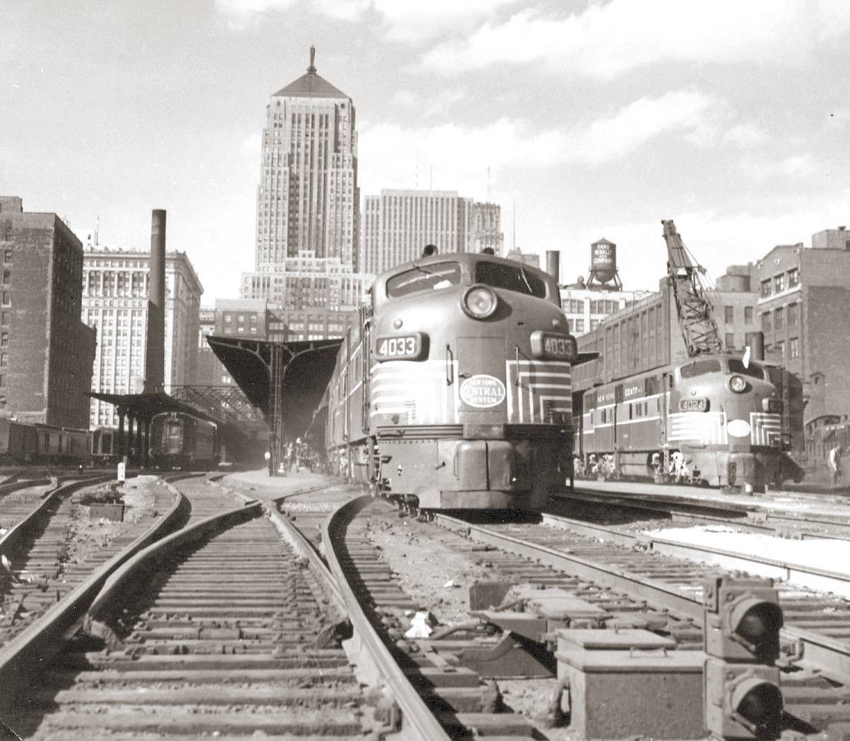 photo-chicago-la-salle-street-station-looking-towards-two-new-york-central-trains-looking-n-19...jpg