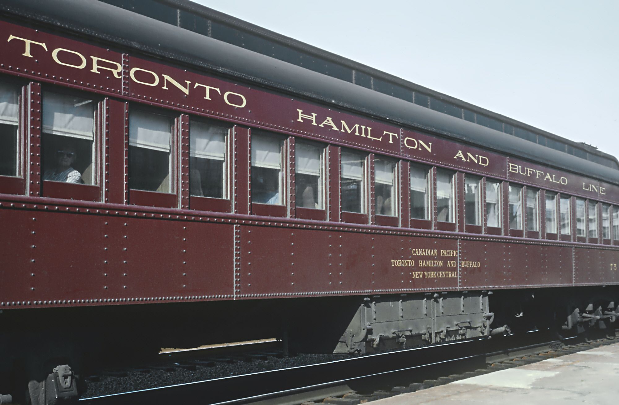 Toronto,_Hamilton_and_Buffalo_on_CP,_Train_322,_the_Ontarian_at_Sunnyside_station,_Toronto,_On...jpg