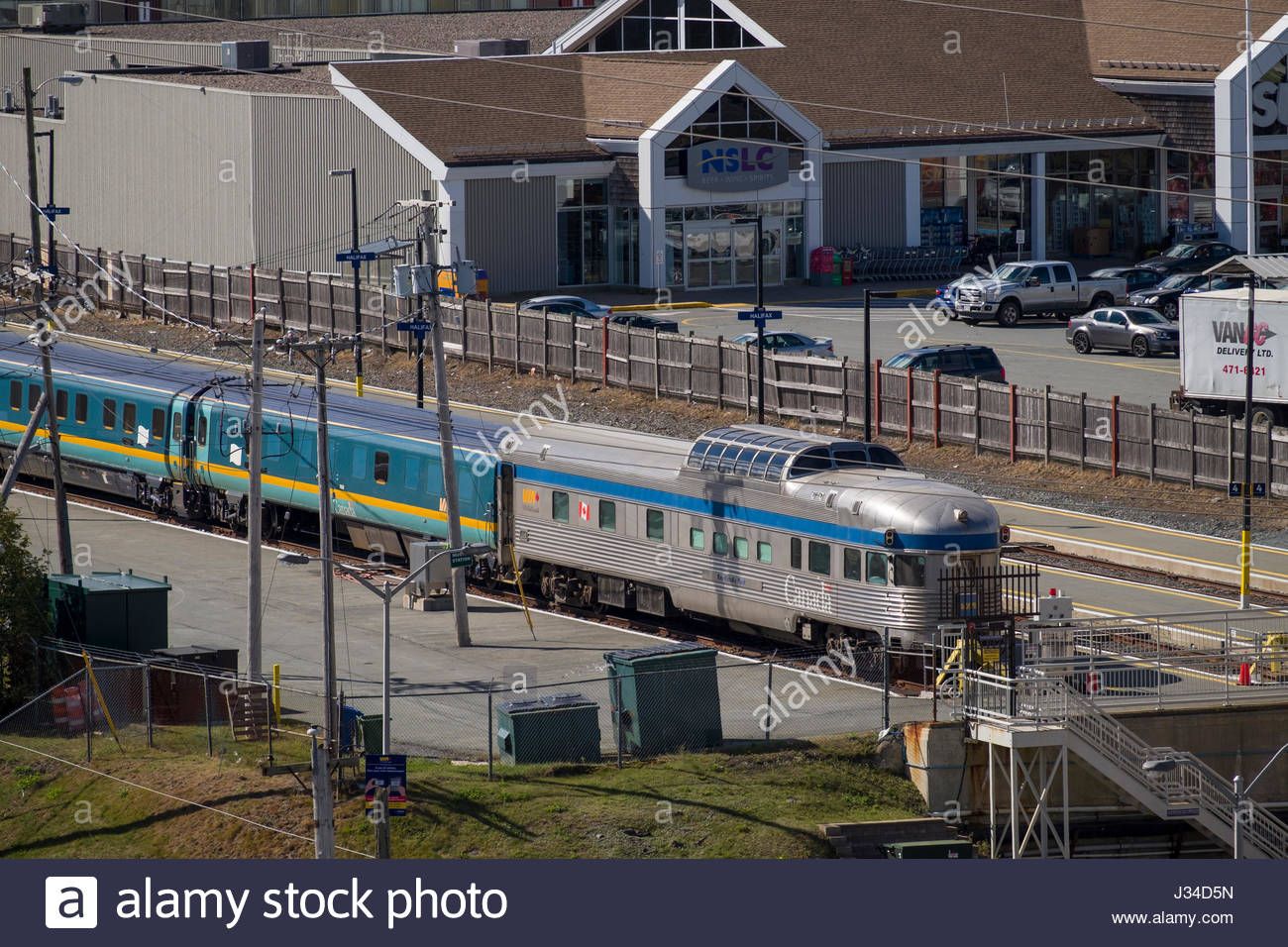 via-rail-train-at-the-halifax-train-station-halifax-nova-scotia-canada-J34D5N.jpg