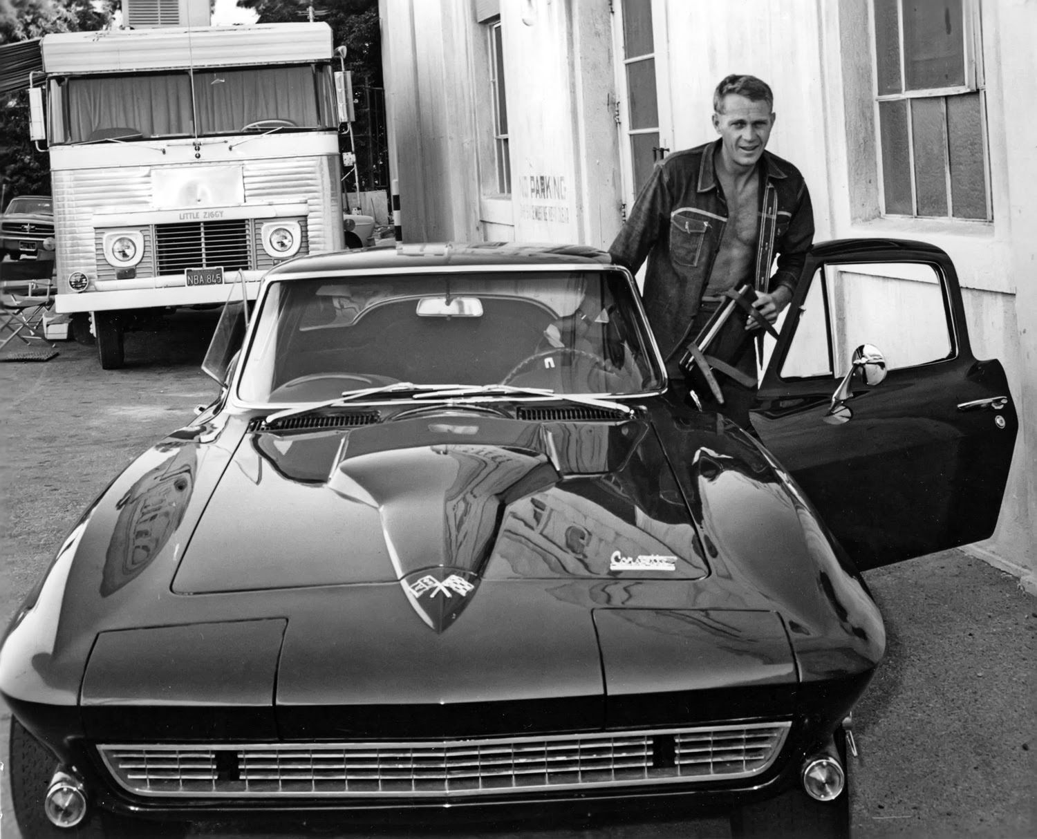 Steve-McQueen-1966-Corvette.jpg